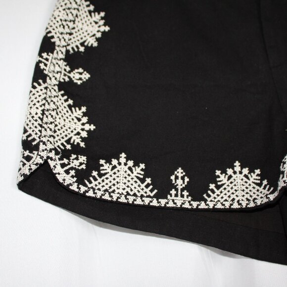 NWT Joie Gerardine Black & White Embroidered Shorts Chino Style Size 2 - Picture 2 of 10